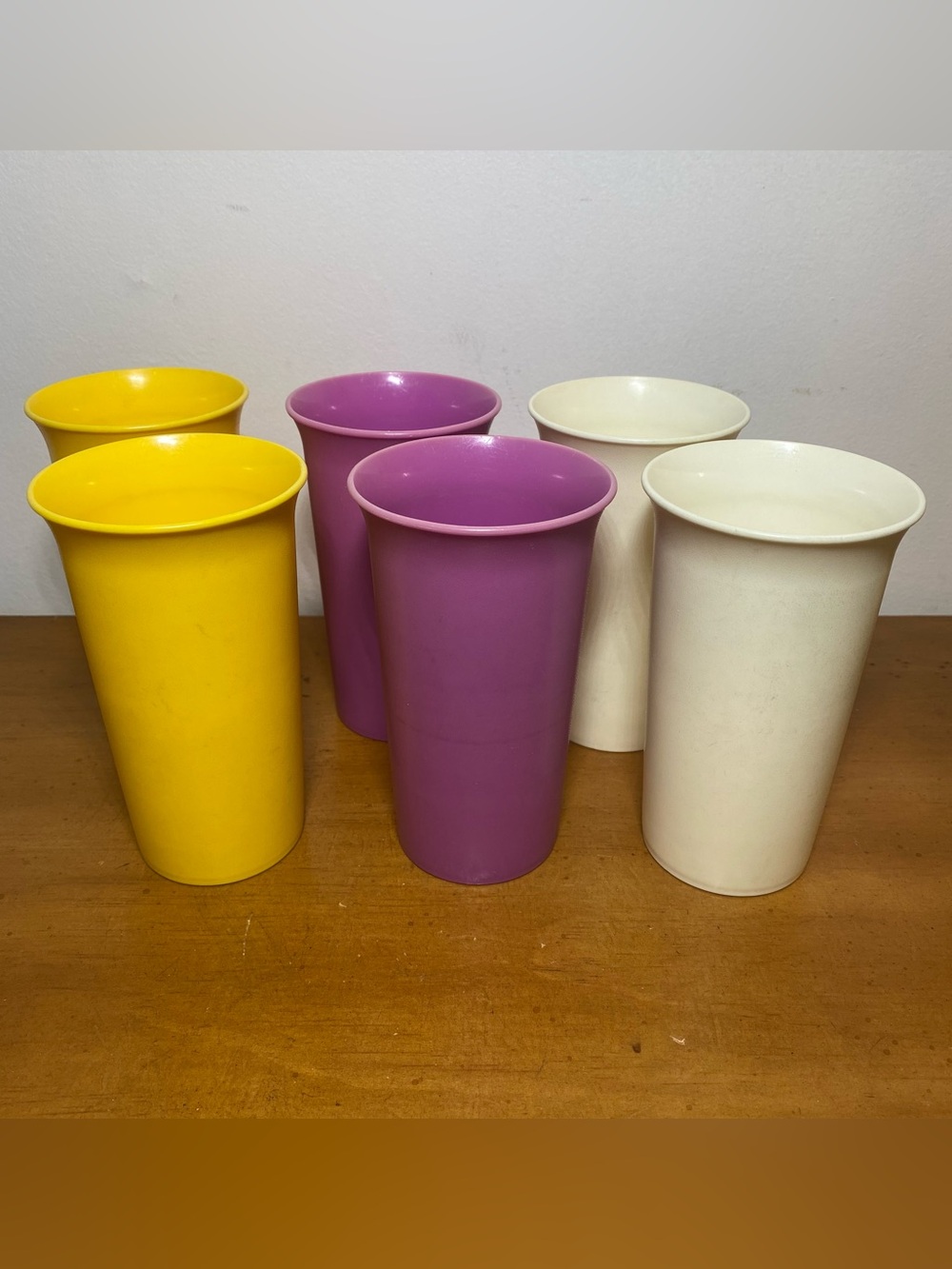 Vintage Tupperware 2874A Bell Cups Tumblers 10 Oz Purple Yellow White Set Of 6